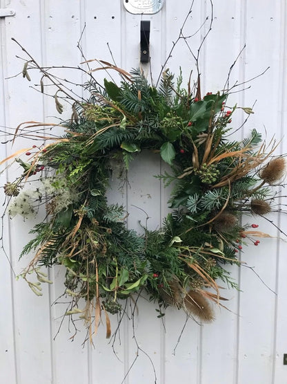 Atelier de cueillette et création de couronne de Noël & dîner